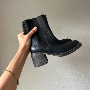 Free People Essential Chelsea Boots size EU 36 (US 6)